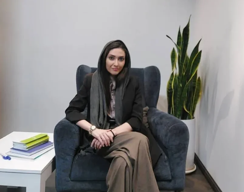 دکتر راشین آقایی روانشناس و روانکاو